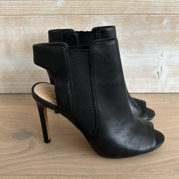 Vince Camuto Leather Heels - Picture 4 of 7